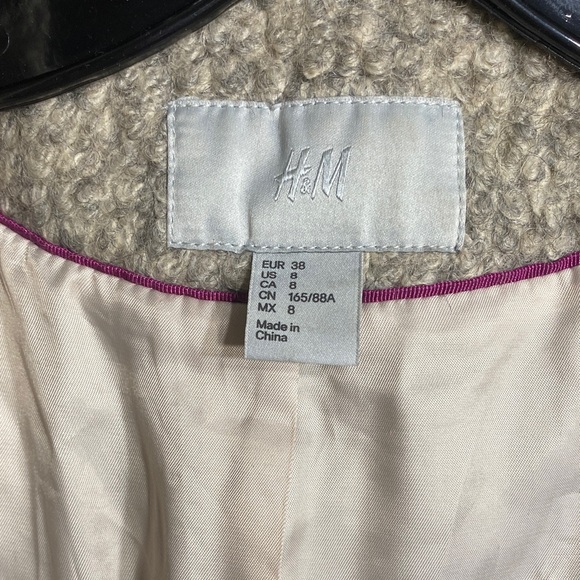 H&M Beige Teddy Coat with Fuchsia Lining - Picture 2 of 5